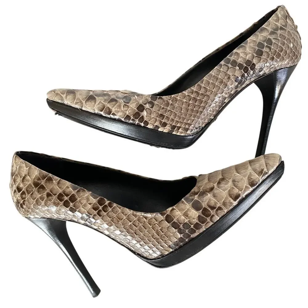 Burberry Otis Pelham 110 Python Snakeskin Platform Pumps EU 40 US‎ 10 Stone 4.5”